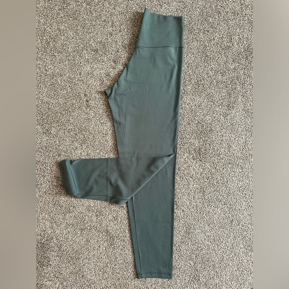 Aerie REAL ME
7/8 LENGTH LEGGING
HI RISE